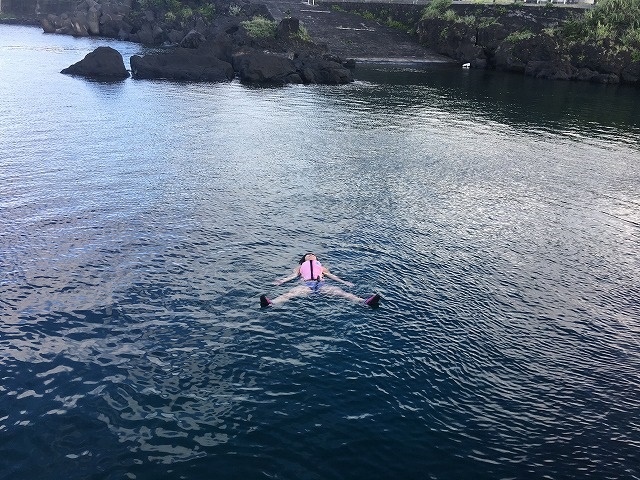 神湊で泳ぐ