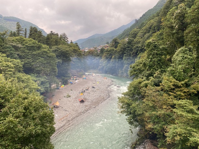 もえぎの湯の橋からの絶景