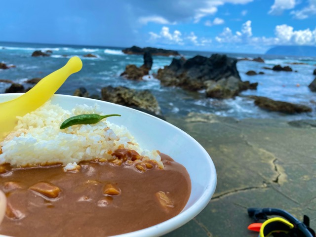 海でカレー